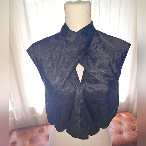 Banana Republic, crop, blouse, black, Size M - Picture 1 of 4